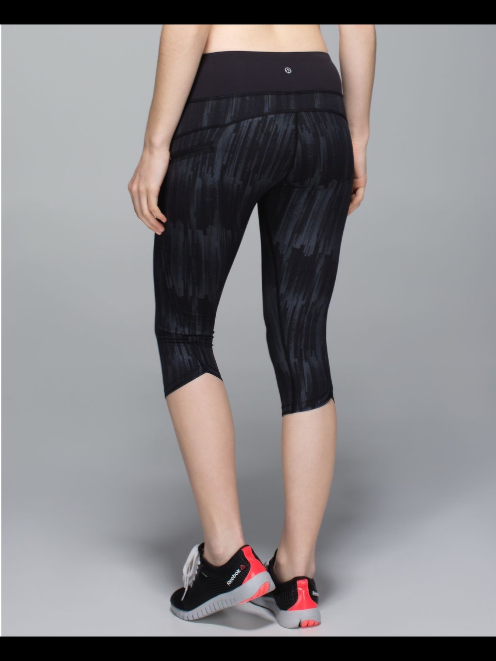 Lululemon Run Top Speed Crop in Scratch Match Black Multi, Size 6